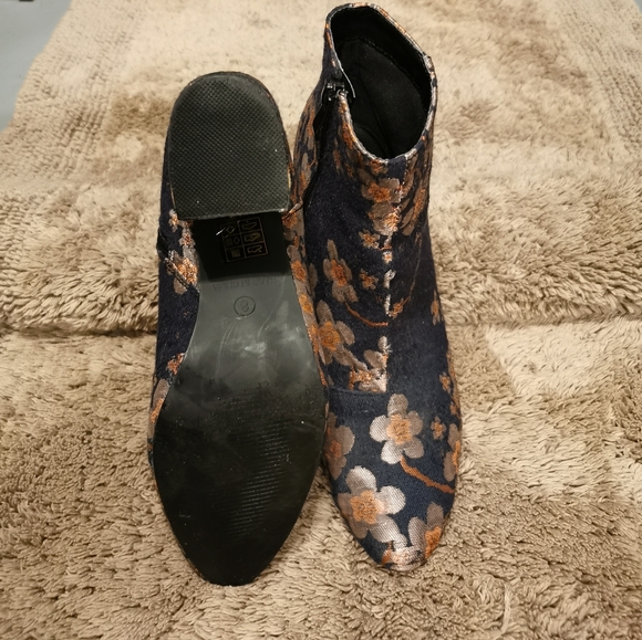 Red Kiss -Dressy booties - Picture 4 of 8